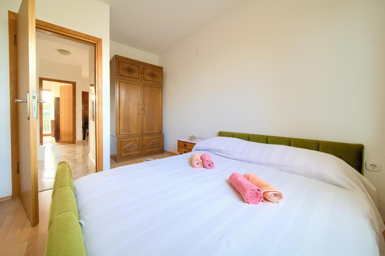 Rasopasno Apartment With Terrace And Private Parking المظهر الخارجي الصورة